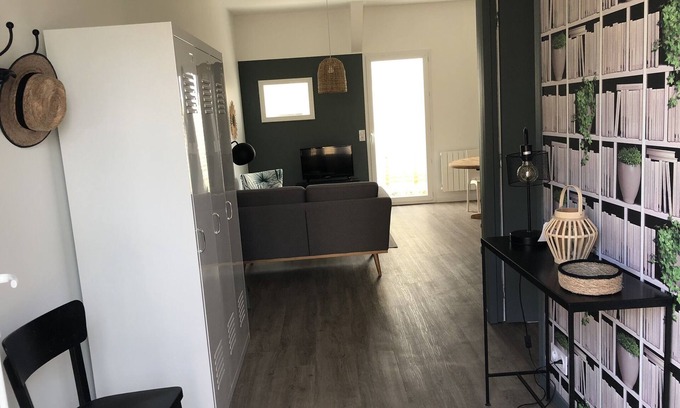 Nevez Apartment | The beach on foot, new, small terrace for 2 people.