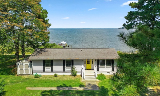 Mount Holly House | The Beach Retreat is a cozy beach Villa with Hottub overlooking a private beach.