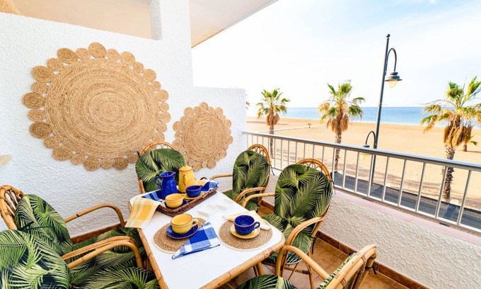 Bolnuevo House | THE BEACH (VILLA MAR) - Fantastic beach front apartment - Free WiFi