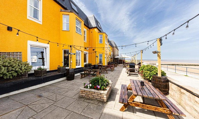 Prestatyn Hotel | The Beaches Hotel and Spa