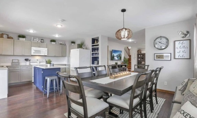 Buckeye Lake House | The Beacon-Buckeye Lake+Hot Tub