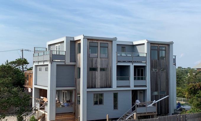 Bay Shore House | The Beacon