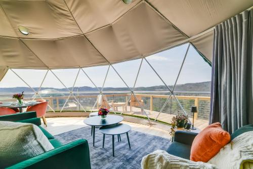 Franklin Apartment | The Bear Dome with Barrel Hot Tub in Franklin!