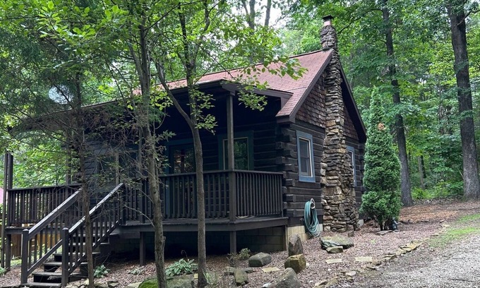 Birdseye Cabin | The Bear's Den at Patoka Lake adjacent to the Hoosier National Forestn