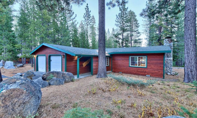 North Upper Truckee Cabin | The Bear's Den Single Story Tahoe Cabin With 3 Bedrooms, 2 Baths, Hot Tub