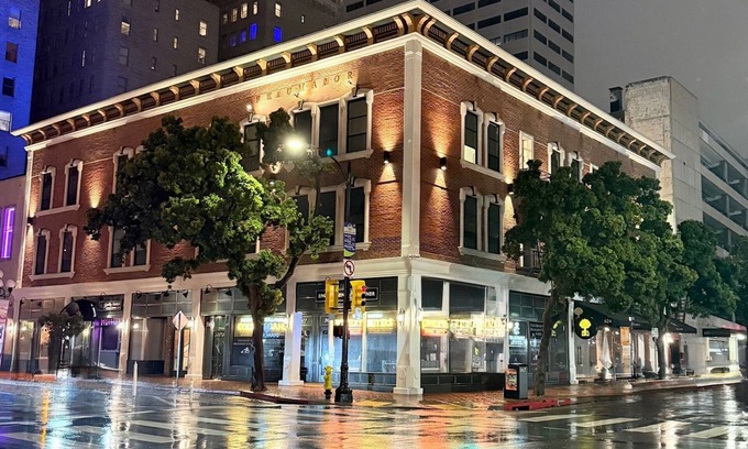 East Village Hotel | The Beau Downtown San Diego Gaslamp Quar