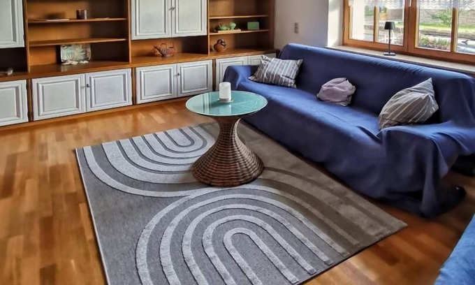 Selters Apartment | The beautiful apartment with separate entrance is on the 1st floor and accessible via 7 steps. The apartment is quietly located and only a few minutes away from the town center. The living space of 62 sqm consists of one bedroom with a.