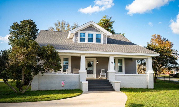 Turkey House | The Beautiful Gray House, 4 Bedroom Historic Bungalow