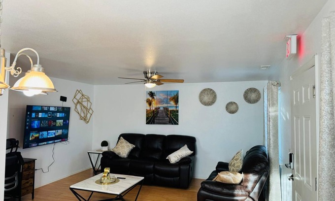 Calhan Apartment | The beauty of Meldy 3-bedroom apartment with WiFi, AC in delightful Calhan