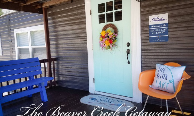Monticello House | THE BEAVER CREEK GETAWAY 2 bed/1 bath, kitchen, 1 mile from Beaver Creek Marina