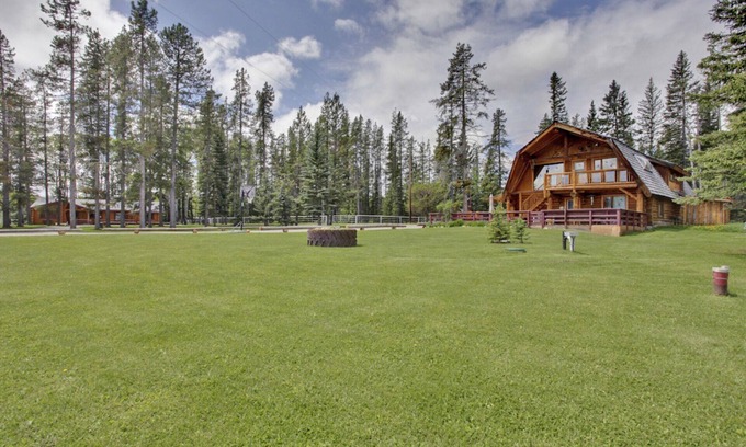 Calgary Cabin | The Beaver House - Beautiful, modern log home - Only 30 minutes from Calgary.