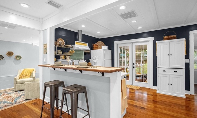 Mount Dora House | The Beekeeper's Cottage - Downtown Mount Dora, Florida