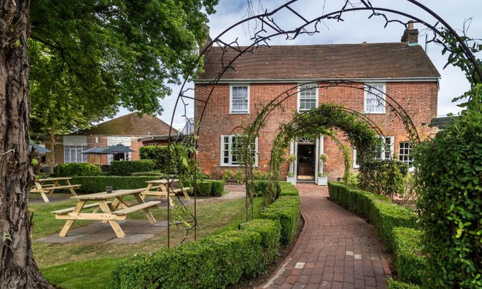 Aston Clinton Hotel | The Bell by Innkeeper's Collection
