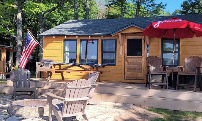 Conover House | The Bella Loon Cabin on South Twin Lake