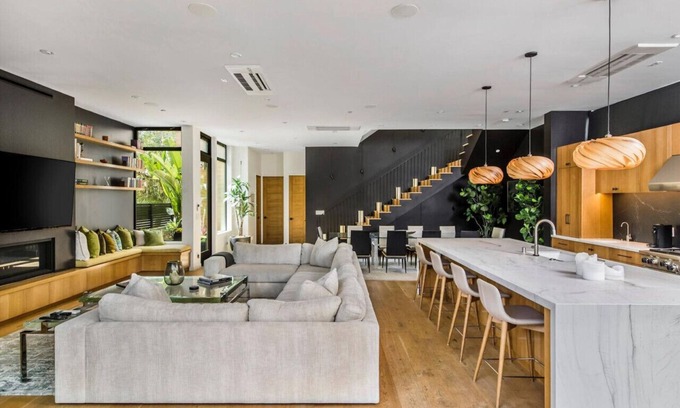 Venice House | The Bella Villa Venice Beach - luxury interior design w/hot tub