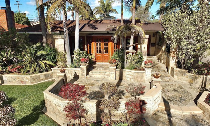 Belmont Park House | The Belmont Beach Bungalow | Pool & Hot tub!