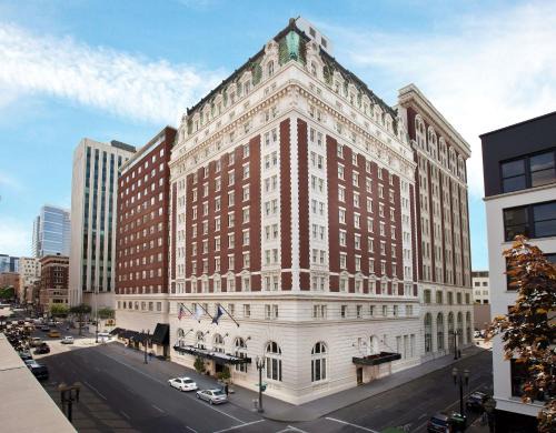 Downtown Portland Hotel | The Benson Portland, Curio Collection by Hilton