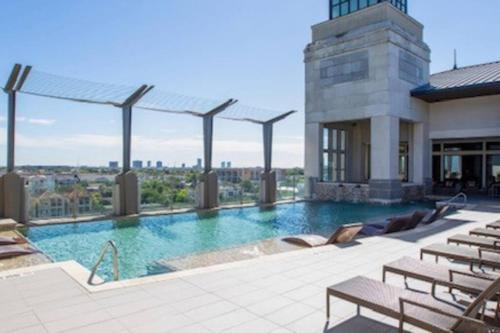 Greenway Plaza-Upper Kirby Apartment | The Bentler #1