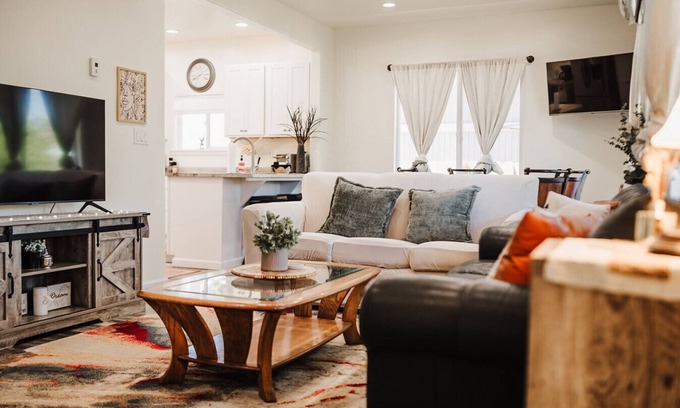 Altamont House | The Berkeley House Near Harbor Isle Golf Course