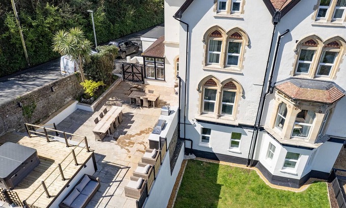 Westleigh House | The best in Westward Ho - last minute deals be quick