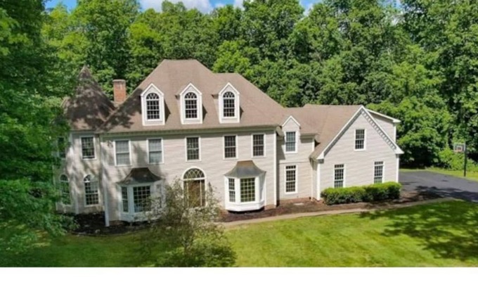 Redding Ridge House | The Best of Bethel/CT Luxury 5 Bdrm Home with Heated Pool