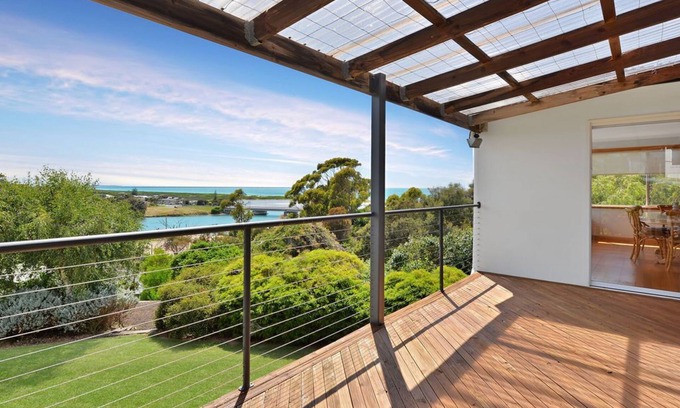 Scamander Apartment | The BEST Scamander Beach House!