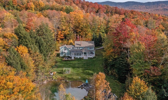 Stowe House | The best spot for fall foliage