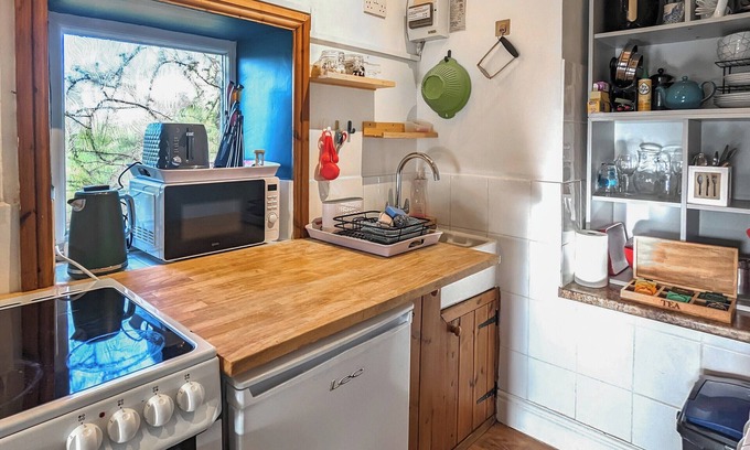 Worton Cottage | The best things certainly come in small parcels and Bloomer’s Bothy has it all.