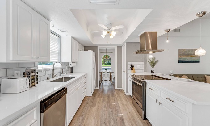 Carrollton House | ♥The Better Together House │ Family-Friendly 4BR with Private Playground♥