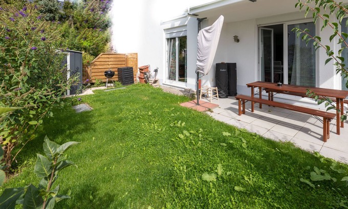 Hofheim am Taunus Apartment | The Beverly Hills of Frankfurt: The Garden Apartment
