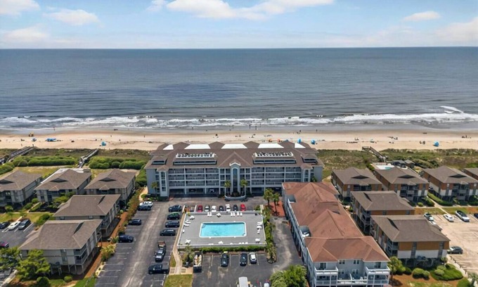 Ocean Isle Beach House | The Big Kahuna 6BR 4BA Luxurious Townhome on the Sand!