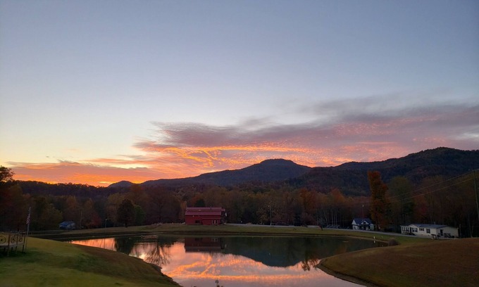 Ashley Oaks House | The Big Red Barn Unit #1-Direct trail access within 150 yards to G-23
