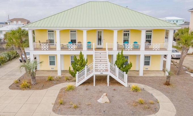 Villa Segunda House | The Big Yellow Beach House | Gulf Views, Private Pool - Sleeps 19