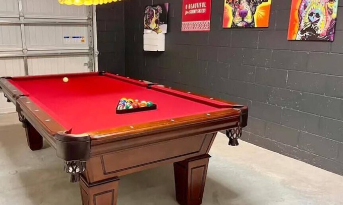 Sanford House | The Billiard: super fun home close to downtown with fully-fenced yard