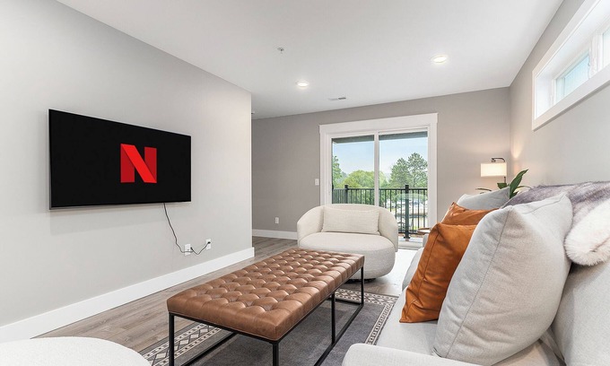 Lake Leelanau Condo | 🌤 The Birches - Condotel Downtown Lake Leelanau ➠ Unit 1
