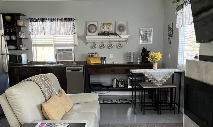Mission House | The Birchwood Inn - A Cute & Cozy Getaway!