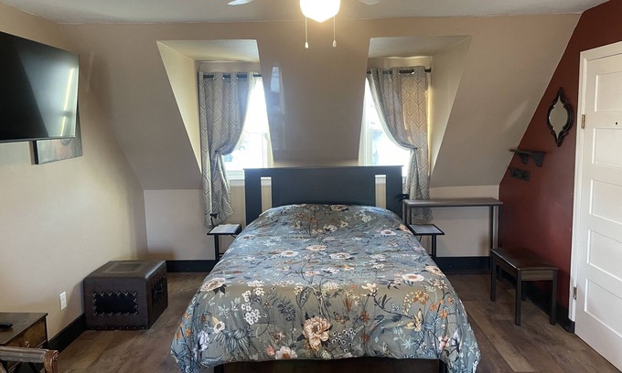 Idaho Falls Apartment | The Birdhouse. Studio apartment. Pets welcome, close to downtown and airport.