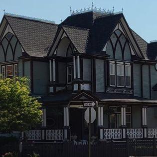 Hays Bed & Breakfast | The Bissing House