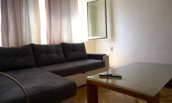 Sofia Apartment | The Black and White Apartment