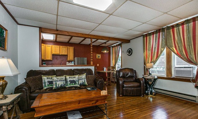 Potosi Apartment | The Black Bear Suite
