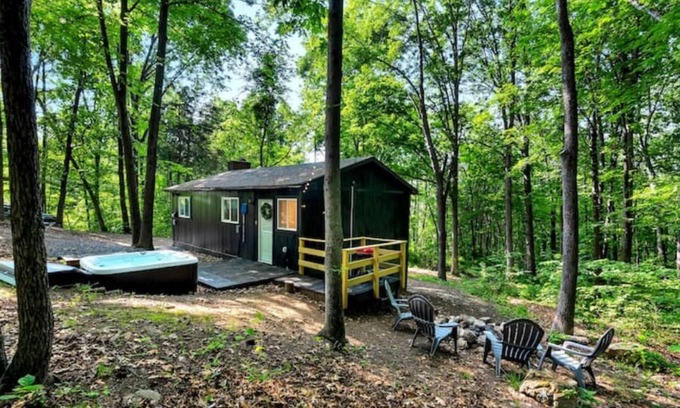 New Market Cabin | The BlackPearl Secluded Hot tub 1.5 hs from DC