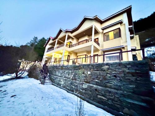 Fagu Villa | The Bliss & Blossom Mansion Kufri I Peaceful Villa I Group of Exotic Stays