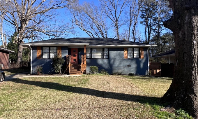 Jefferson Park House | The Blissful Blue Bungalow Near Atlanta Airport