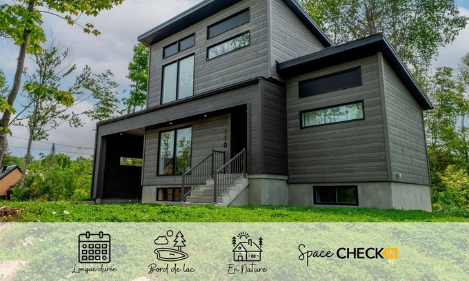 Saint Donat Ski Chalet | The Blomidon | BBQ & Fireplace | Workspace