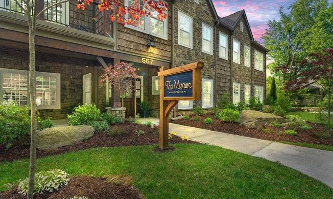 Blowing Rock Hotel | The Blowing Rock Manor