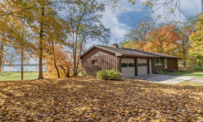 Puposky House | The Blu Casa - Family Home, Private Lake, 4 King Beds, 2300 sq ft, 2 patios