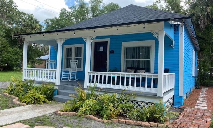 Sanford Apartment | The Blue Aztec