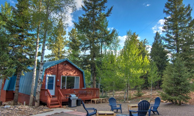 Meadow View Heights Cottage | The Blue Cottage - Newly Renovated