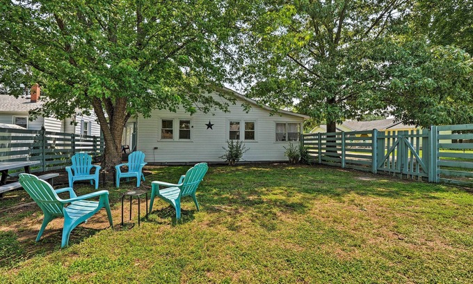 Colonial Beach Cottage | 'The Blue Crab Cottage' - 3 Blocks From The Beach!