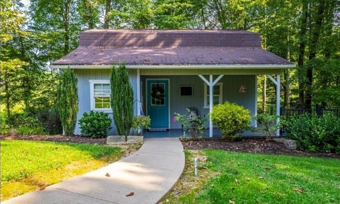Dundee Cottage | The Blue Door Cottage